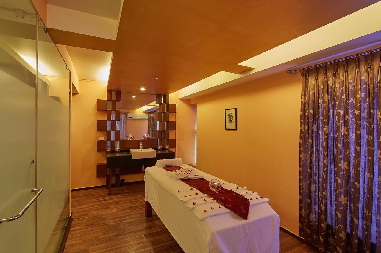 Royal Orchid Beach Resort & Spa, Utorda Beach Goa Kültér fotó